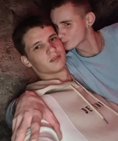 Live sex webcam photo for JasonMills2 #275468304