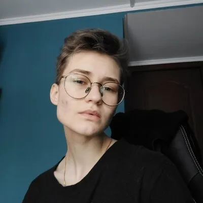 Live sex webcam photo for JoanHafl #275444176