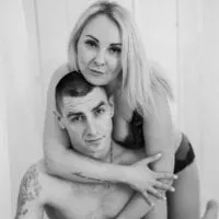 Live sex webcam photo for Juicycouple1 #276368050