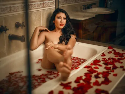 Live sex webcam photo for JuliethaGrey #275423830