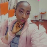 Live sex webcam photo for JulietteBang #276680583