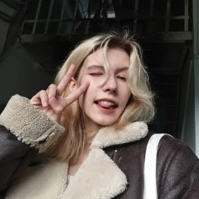 Live sex webcam photo for JunyAlinis #275671975