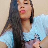 Live sex webcam photo for KarenGG #277369113