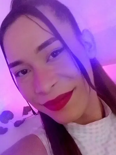 Live sex webcam photo for KarlaAlvizu #275469135