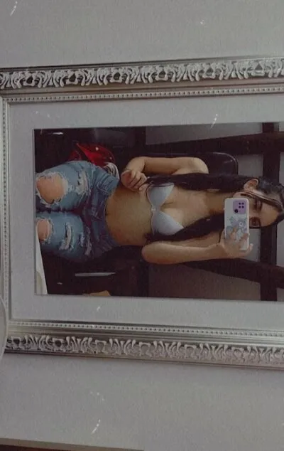 Live sex webcam photo for Karolayn71 #275467302