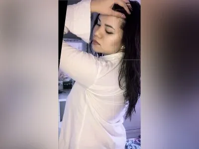 Live sex webcam photo for KellyLaJoy #275479098