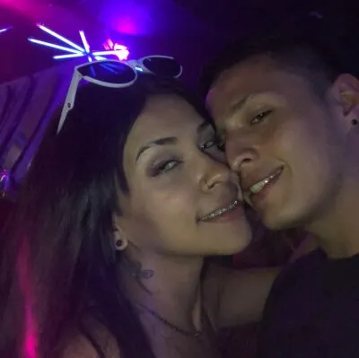 Live sex webcam photo for Kendall_And_Ethan #275608898