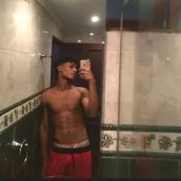 Live sex webcam photo for Kenvroo_Friendlys #278107229