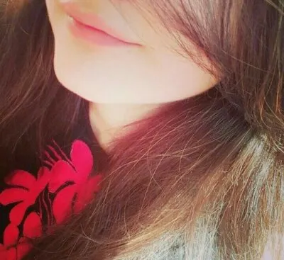 Live sex webcam photo for Kiara9 #275530704