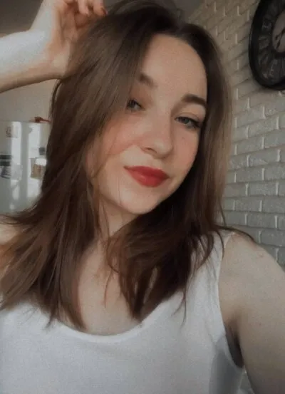 Live sex webcam photo for KikiHenderson #275610955