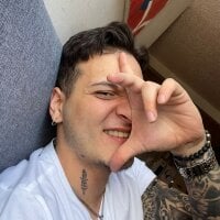 Live sex webcam photo for KingMike20 #277493593