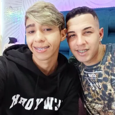 Live sex webcam photo for Kings_Hots #275536700