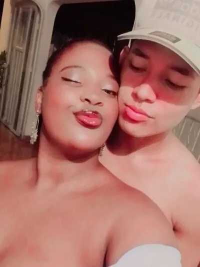 Live sex webcam photo for LOSCONEJITOS #275635012