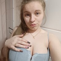 Live sex webcam photo for Leah_Kitty00 #277965812