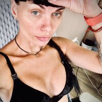 Live sex webcam photo for LegendGloria #276291424