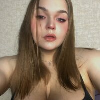 Live sex webcam photo for LilyKissYou00 #275948576