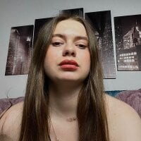 Live sex webcam photo for Lilycool18 #277452724