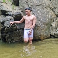 Live sex webcam photo for Little_Jhozu #276715034