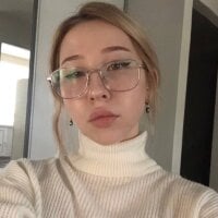 Live sex webcam photo for LoisLeef #277234399