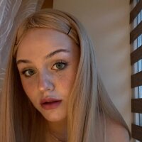 Live sex webcam photo for LornaBurruss #276285654