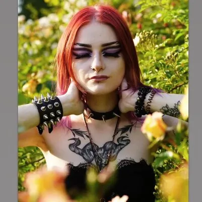 Live sex webcam photo for Lory_Butterfly #275616055