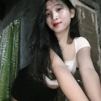 Live sex webcam photo for LovelySavana #275676111