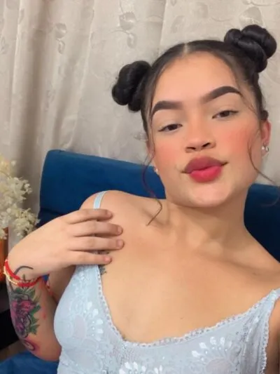 Live sex webcam photo for Lover__Little__ #275667519