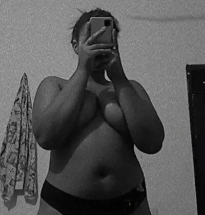 Live sex webcam photo for Luci_Timote18 #275469011