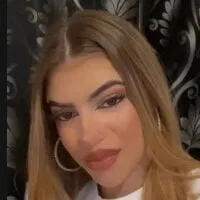 Live sex webcam photo for LunaMya #276608740