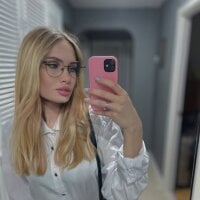 Live sex webcam photo for LynneGosson #277699625