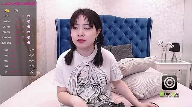 Live sex webcam photo for MADDY_LI #273221435