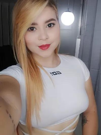 Live sex webcam photo for MarceOlimpo #275424129