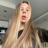 Live sex webcam photo for MarlaKlm #275919084