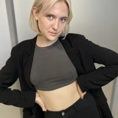 Live sex webcam photo for MarsyVoon #275596723