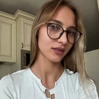 Live sex webcam photo for MaudEasley #278074256