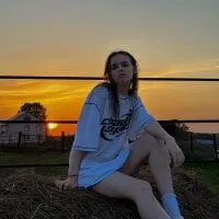 Live sex webcam photo for MaudForster #278097055