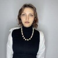 Live sex webcam photo for MaudRose #277365520