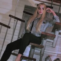 Live sex webcam photo for MelissaMooore #275914468