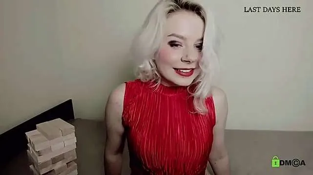 Live sex webcam photo for MellaW #273221682