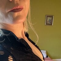 Live sex webcam photo for MessyAfterMidnight #277376584