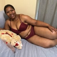 Live sex webcam photo for MessyCurvyx #277230391