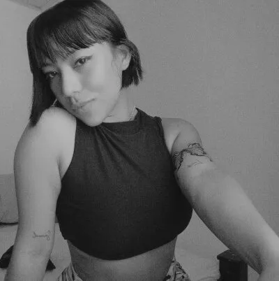 Live sex webcam photo for Miauux_ #275705901