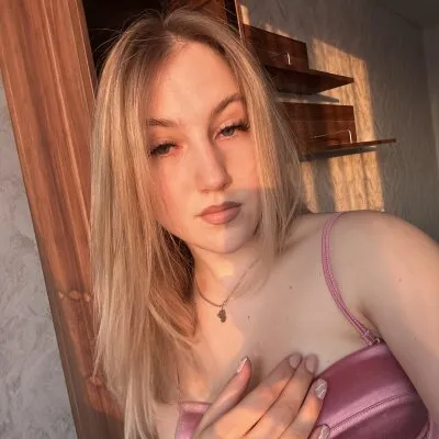 Live sex webcam photo for Mickamoa #275624842