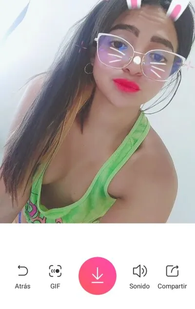 Live sex webcam photo for MiniLinda4 #275668938