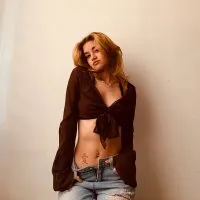 Live sex webcam photo for Miryamn #275936239