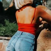 Live sex webcam photo for MissLiones #277777349