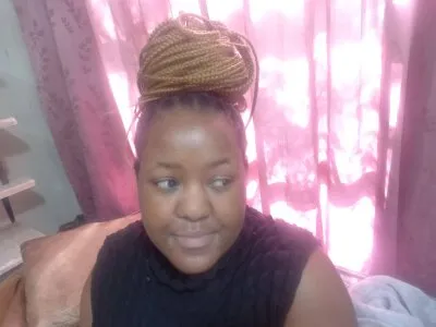 Live sex webcam photo for MissMooxx #275492545