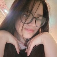 Live sex webcam photo for MollyLovee_ #277187898