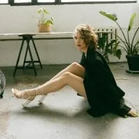 Live sex webcam photo for Mollymoon69 #276506897