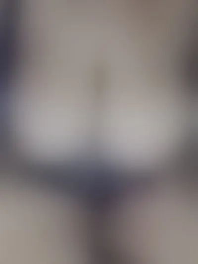 Live sex webcam photo for MoonlightStar45 #275475625